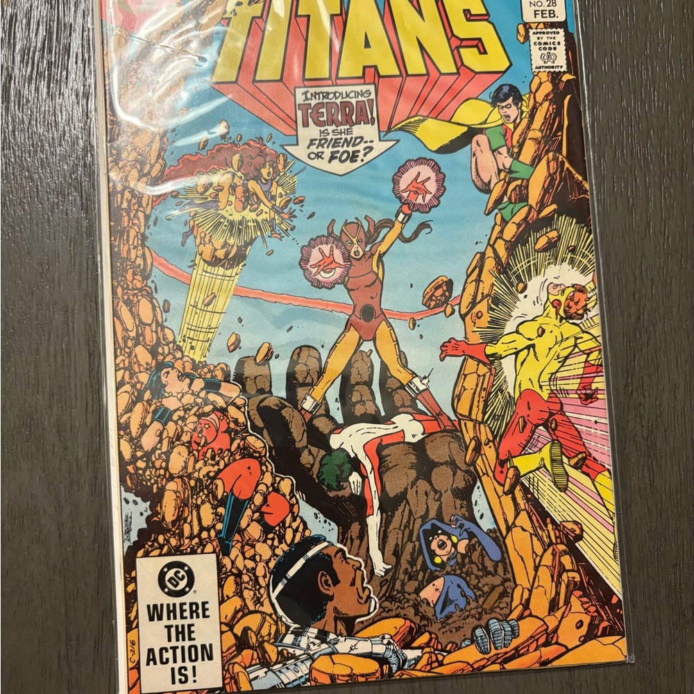 DC Titans Comic Book Cover – Yellow, Blue, Red Artwork